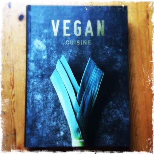 © Vegan Cuisine par Jean-Christian Jury & Joerg Lehmann, publié par teNeues, 98€